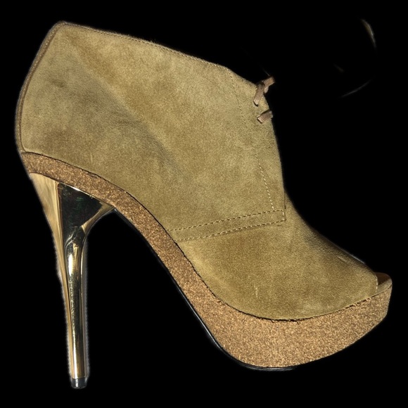 Burberry Booties - Picture 2 of 7